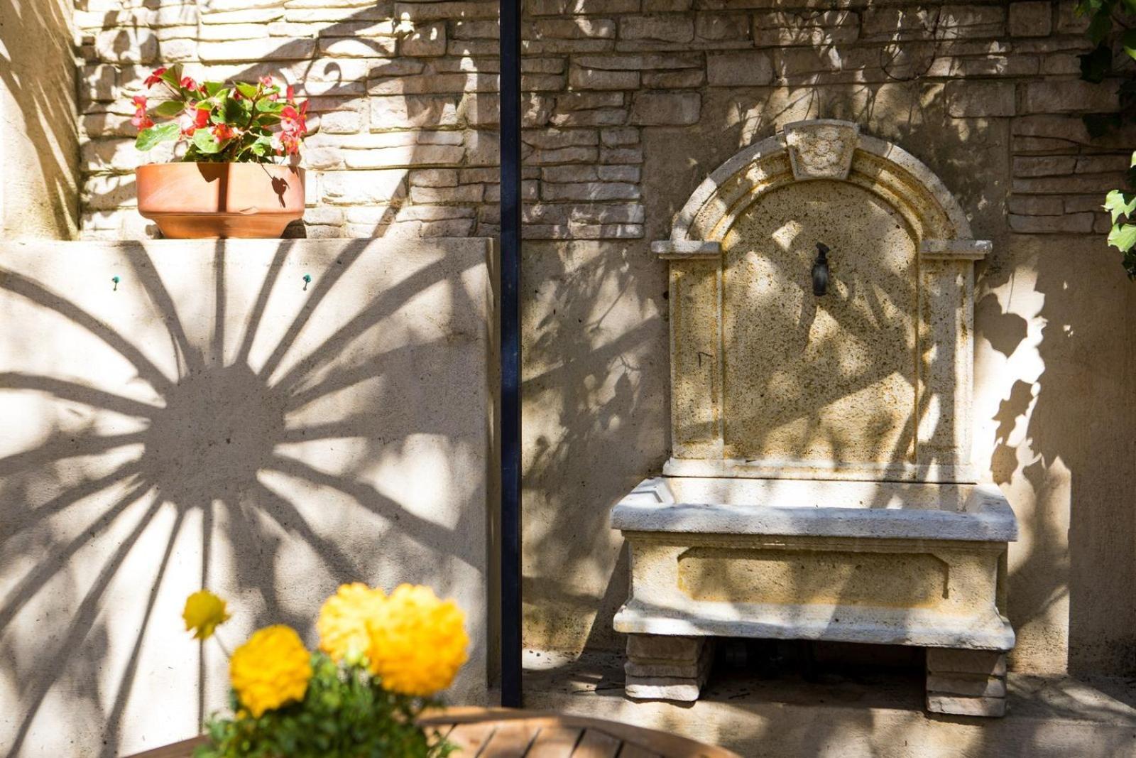 In Provence Hotel - Experience Atypique Venelles Luaran gambar