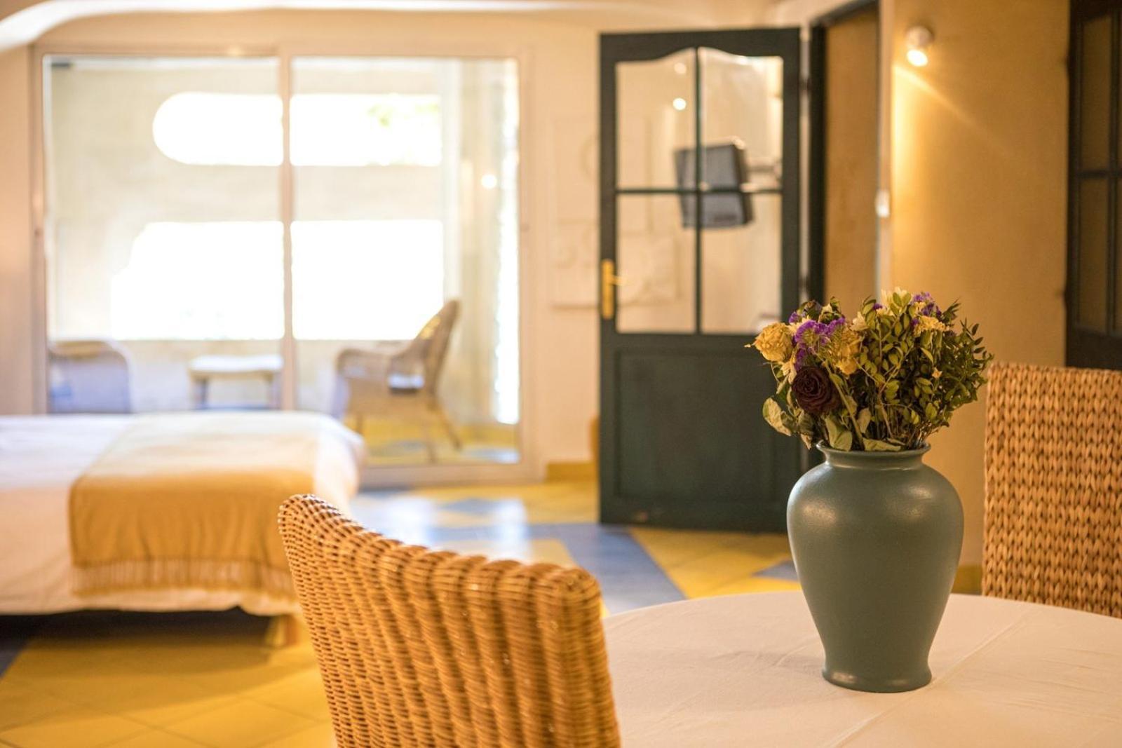 In Provence Hotel - Experience Atypique Venelles Luaran gambar
