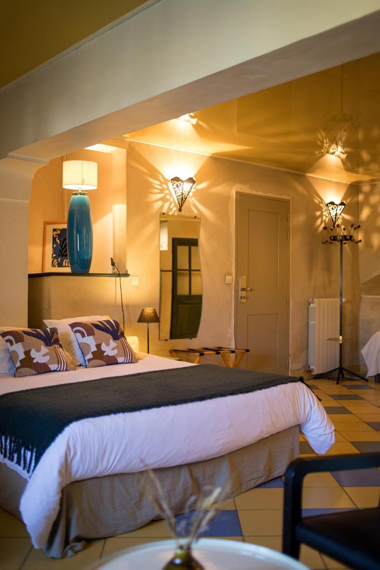 In Provence Hotel - Experience Atypique Venelles Luaran gambar