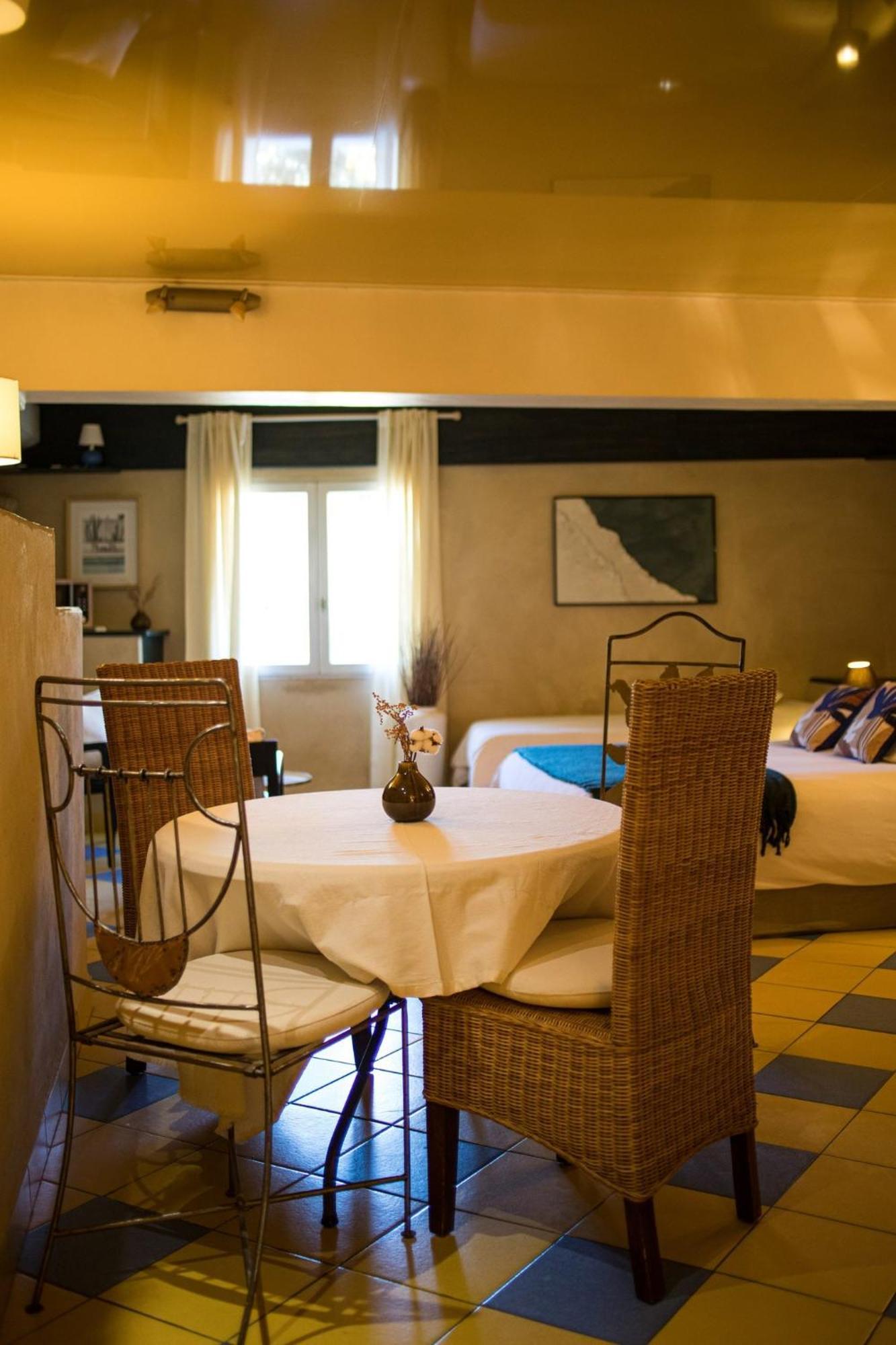 In Provence Hotel - Experience Atypique Venelles Luaran gambar