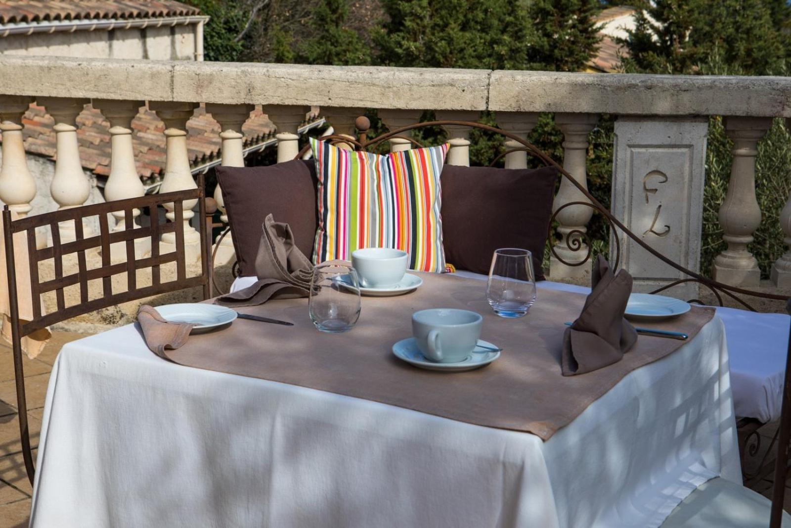 In Provence Hotel - Experience Atypique Venelles Luaran gambar
